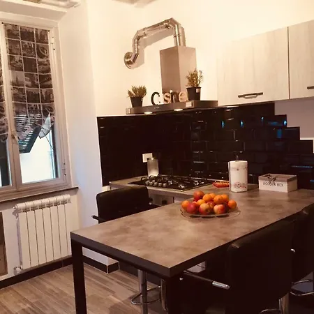 Apartment Da Rita, Vicino H. Gaslini, S.martino,spiagge,stazione Ferroviaria, Free Wi-fi